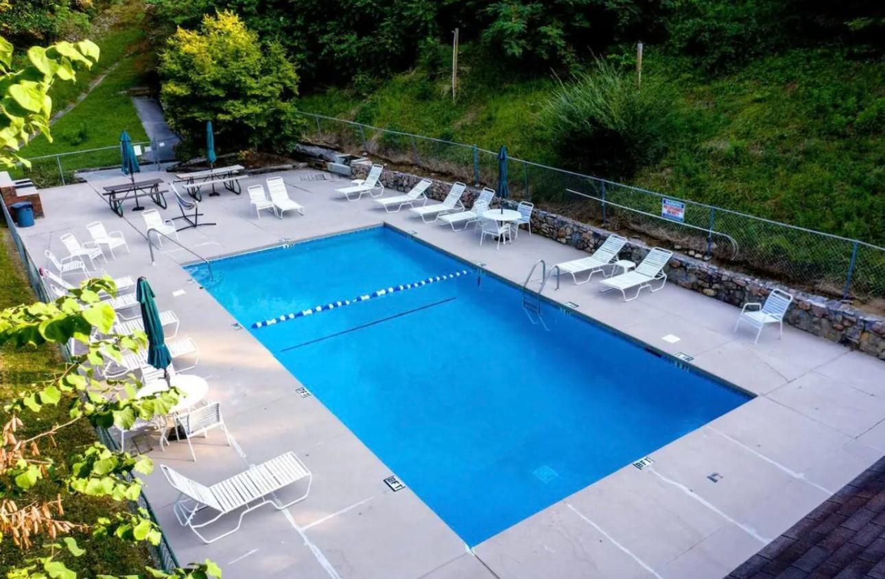 סביירוויל Bearadise Retreat At English Mountain Condo מראה חיצוני תמונה